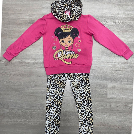 Get ready for fall in this cozy legging set.  This set features a fuchsia colored top with a screen pressed "Queen" design and cheetah print leggings.  The top also has an attached cheetah print scarf to complete the outfit.